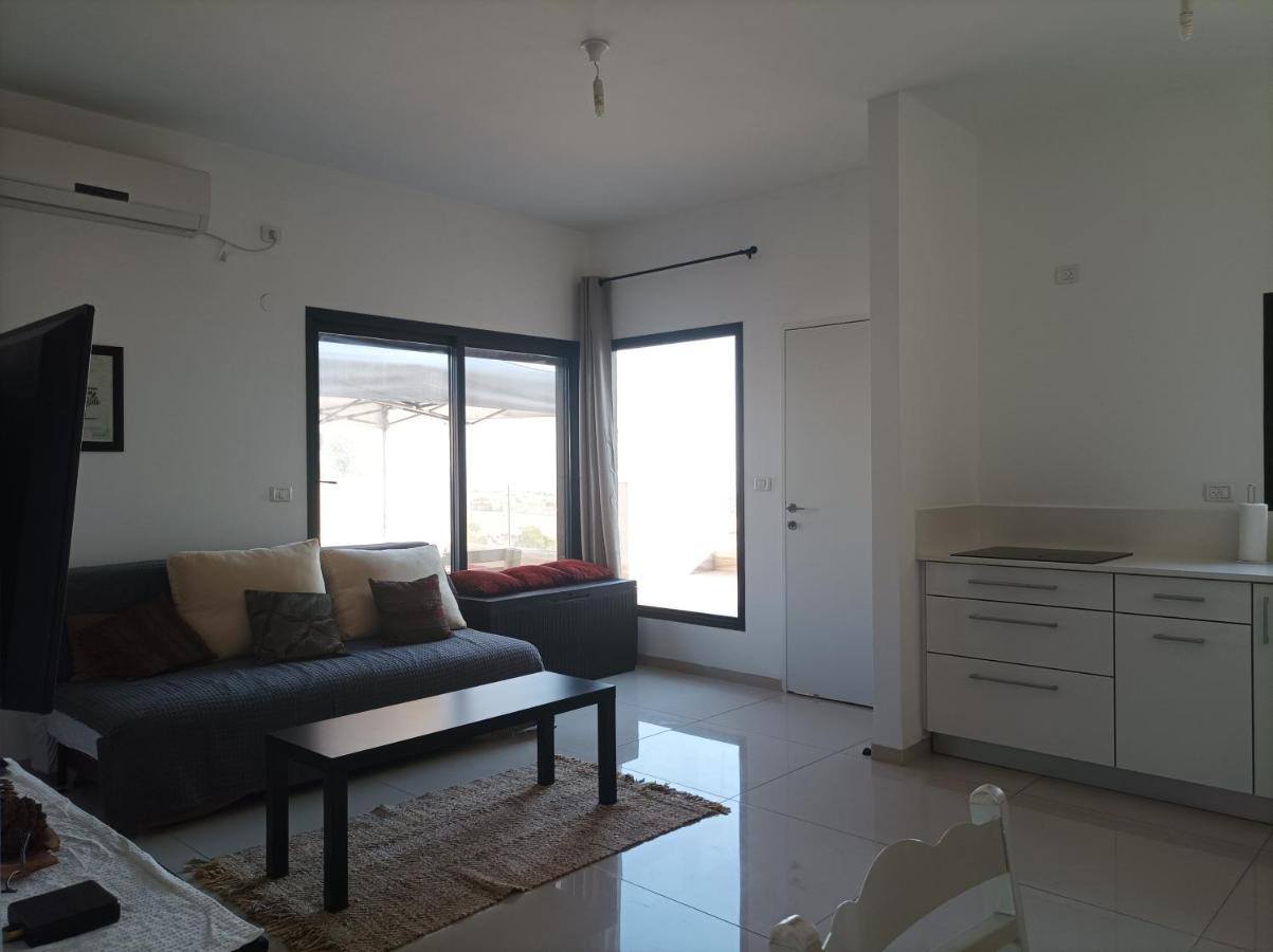 נוגה בגולן Apartamento Qaşrīn Exterior foto