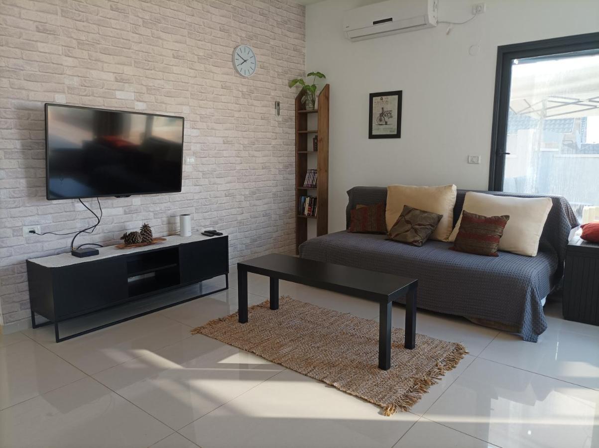 נוגה בגולן Apartamento Qaşrīn Exterior foto