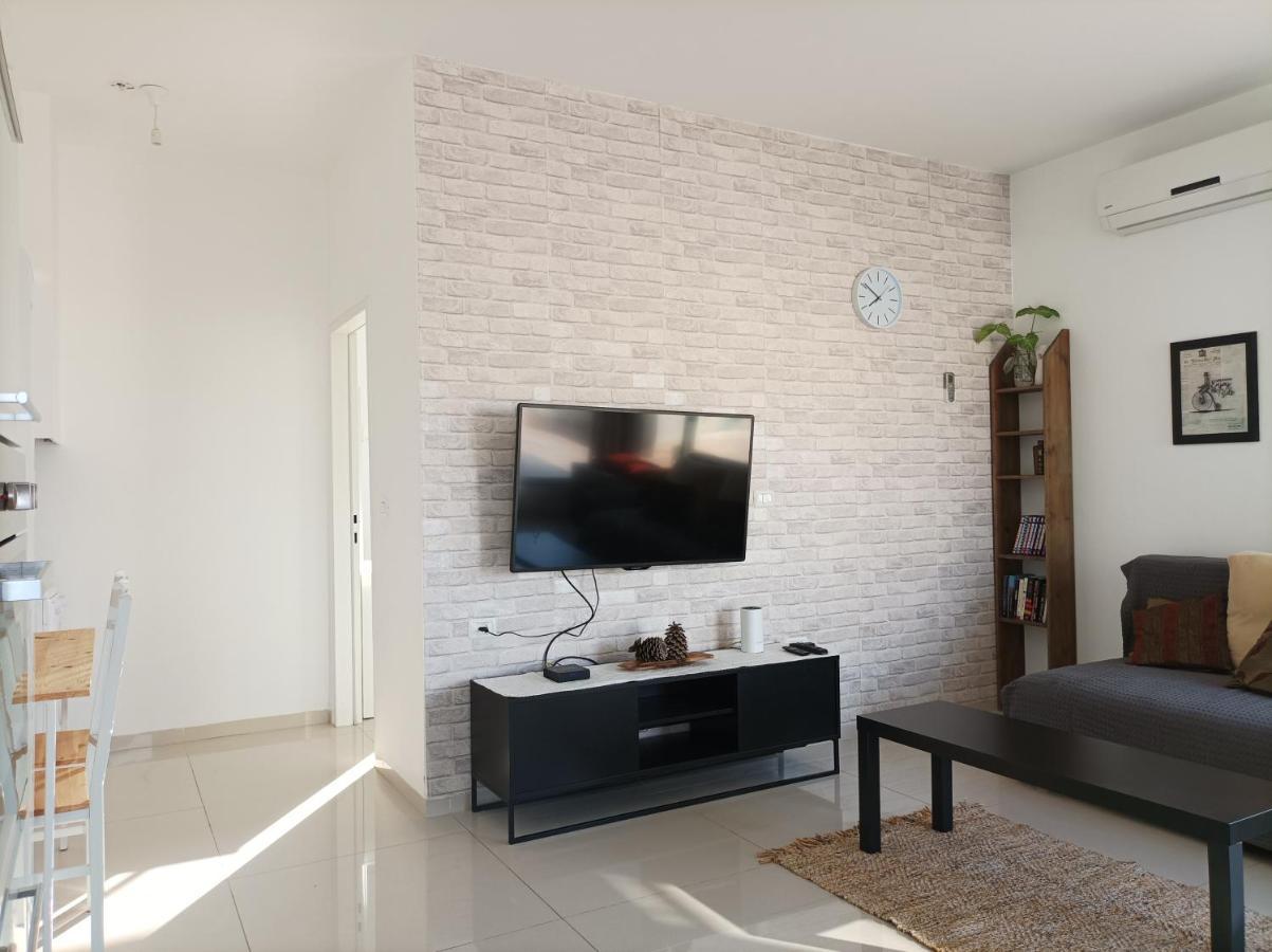 נוגה בגולן Apartamento Qaşrīn Exterior foto